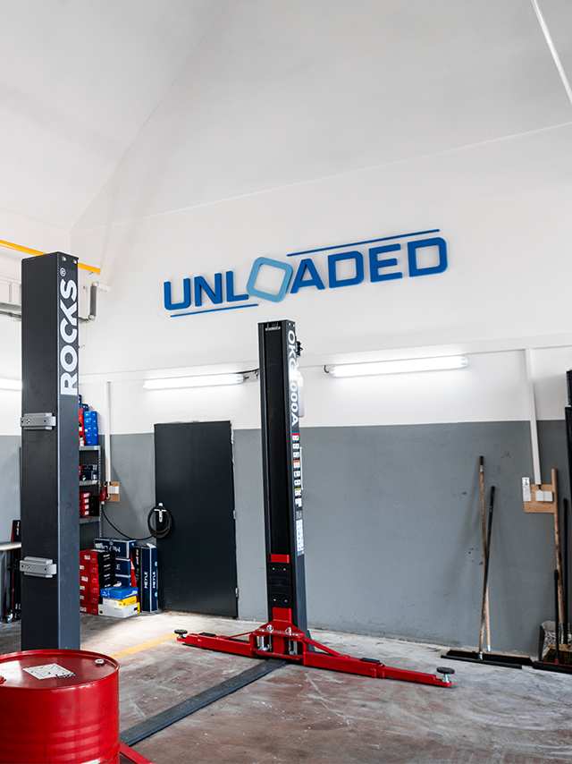 unloaded servis mobil